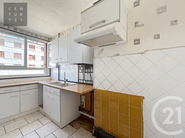 Appartement F3 à vendre - 3 pièces - 64.08 m2 - ST ANDRE LES VERGERS - 10 - CHAMPAGNE-ARDENNE - Century 21 Lairé Immobilier