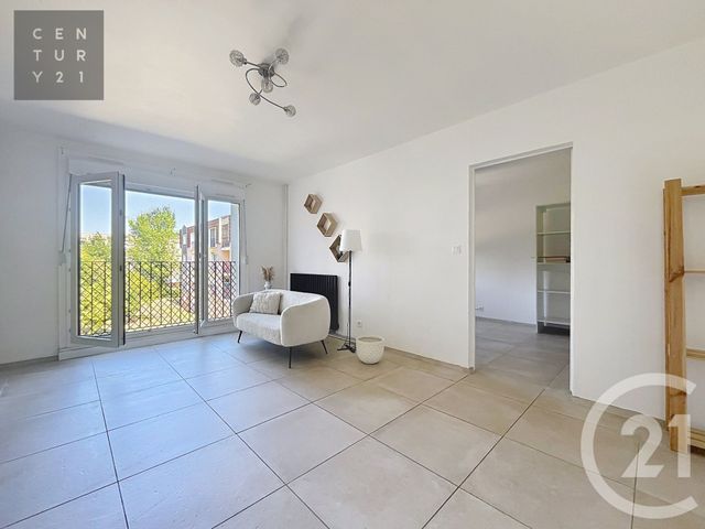 Appartement 2 à vendre - 2 pièces - 54.03 m2 - LA CHAPELLE ST LUC - 10 - CHAMPAGNE-ARDENNE - Century 21 Lairé Immobilier