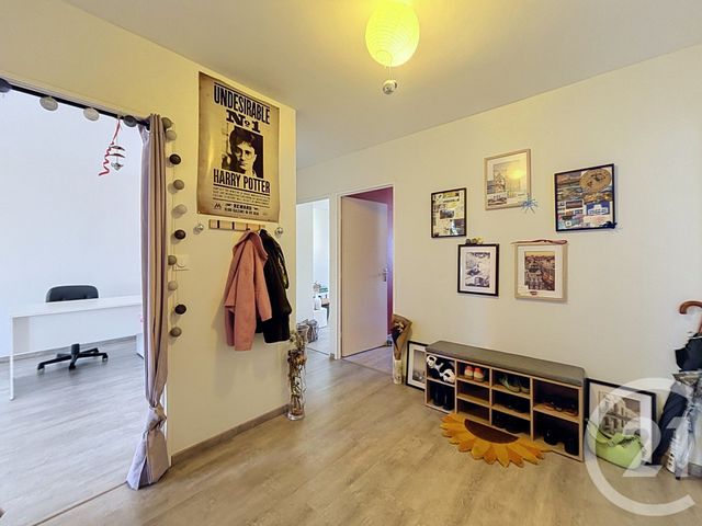 Appartement F5 à louer - 5 pièces - 105.0 m2 - ST ANDRE LES VERGERS - 10 - CHAMPAGNE-ARDENNE - Century 21 Lairé Immobilier