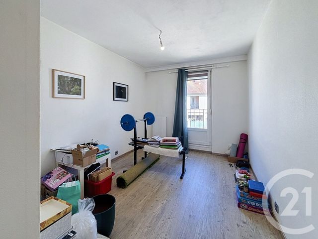 Appartement F5 à louer - 5 pièces - 105.0 m2 - ST ANDRE LES VERGERS - 10 - CHAMPAGNE-ARDENNE - Century 21 Lairé Immobilier