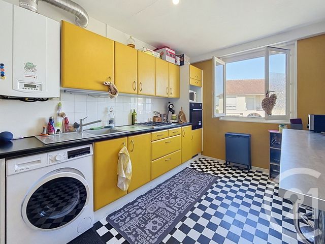 Appartement F5 à louer - 5 pièces - 105.0 m2 - ST ANDRE LES VERGERS - 10 - CHAMPAGNE-ARDENNE - Century 21 Lairé Immobilier