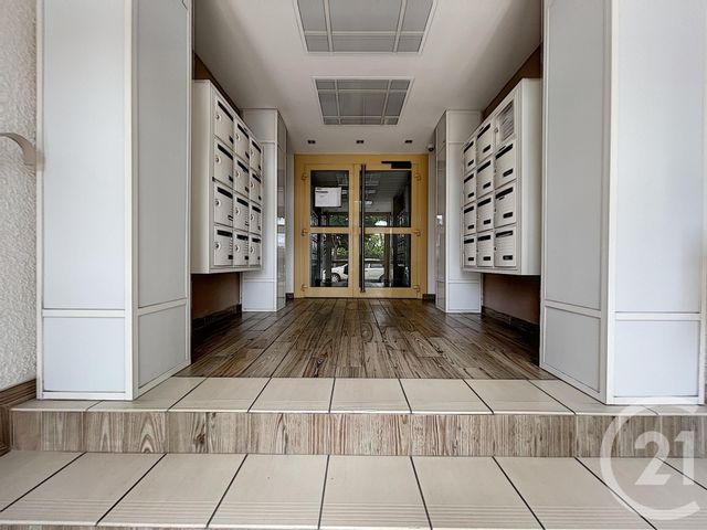 Appartement F2 à louer - 2 pièces - 43.6 m2 - TROYES - 10 - CHAMPAGNE-ARDENNE - Century 21 Lairé Immobilier
