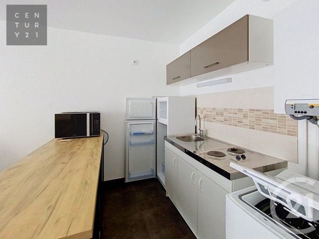 Appartement Studio à louer - 1 pièce - 27.0 m2 - STE SAVINE - 10 - CHAMPAGNE-ARDENNE - Century 21 Lairé Immobilier