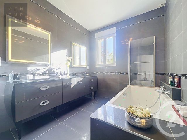 maison à vendre - 7 pièces - 367.68 m2 - CHARMONT SOUS BARBUISE - 10 - CHAMPAGNE-ARDENNE - Century 21 Lairé Immobilier