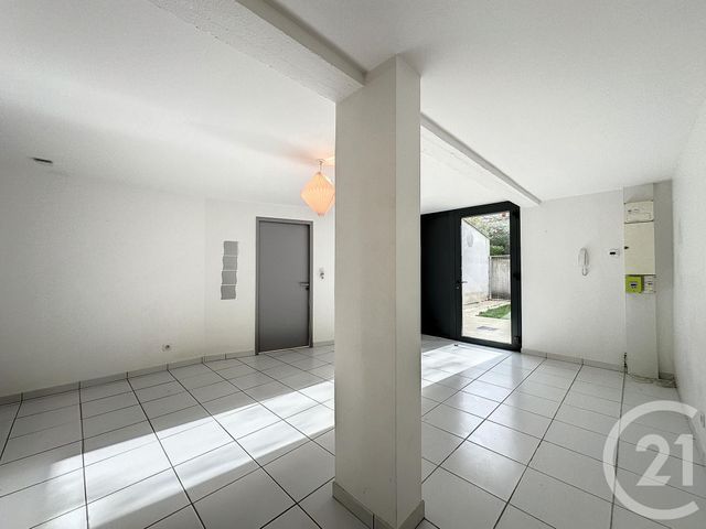 Appartement à louer - 3 pièces - 73.0 m2 - TROYES - 10 - CHAMPAGNE-ARDENNE - Century 21 Lairé Immobilier