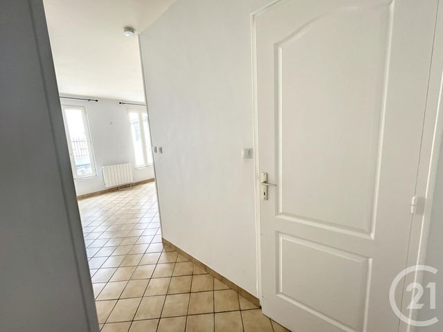 Appartement F1 à louer - 1 pièce - 26.0 m2 - TROYES - 10 - CHAMPAGNE-ARDENNE - Century 21 Lairé Immobilier