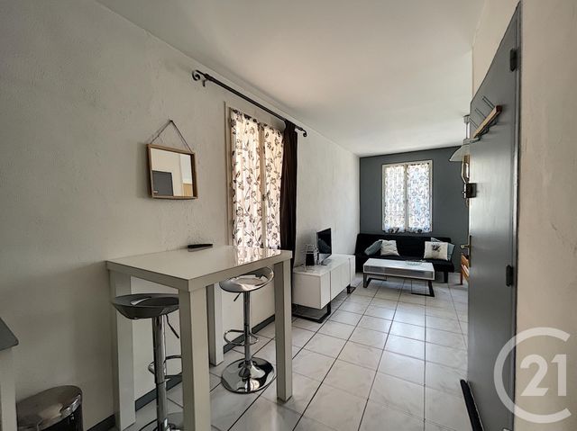 Appartement Studio à louer - 1 pièce - 23.0 m2 - TROYES - 10 - CHAMPAGNE-ARDENNE - Century 21 Lairé Immobilier