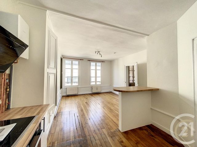 Appartement T3 à louer - 3 pièces - 62.81 m2 - TROYES - 10 - CHAMPAGNE-ARDENNE - Century 21 Lairé Immobilier