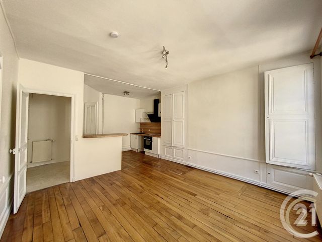 Appartement T3 à louer - 3 pièces - 62.81 m2 - TROYES - 10 - CHAMPAGNE-ARDENNE - Century 21 Lairé Immobilier