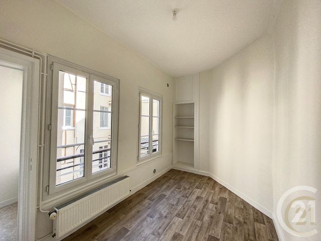 Appartement T3 à louer - 3 pièces - 62.81 m2 - TROYES - 10 - CHAMPAGNE-ARDENNE - Century 21 Lairé Immobilier