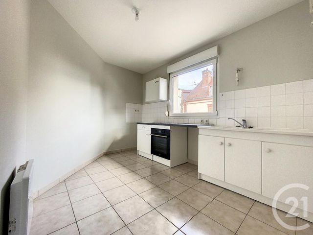 Appartement F3 à louer - 3 pièces - 67.89 m2 - TROYES - 10 - CHAMPAGNE-ARDENNE - Century 21 Lairé Immobilier