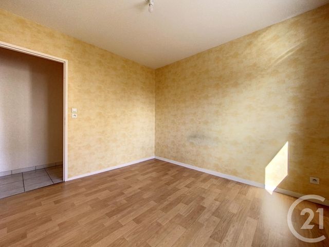Appartement F3 à louer - 3 pièces - 67.89 m2 - TROYES - 10 - CHAMPAGNE-ARDENNE - Century 21 Lairé Immobilier