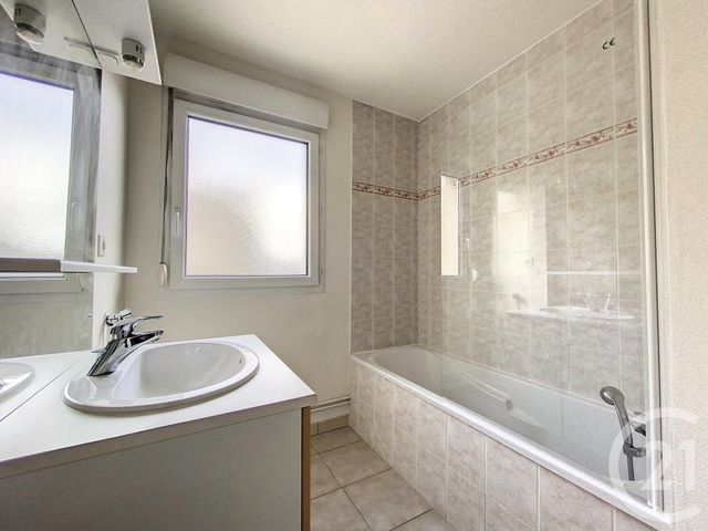 Appartement F3 à louer - 3 pièces - 67.89 m2 - TROYES - 10 - CHAMPAGNE-ARDENNE - Century 21 Lairé Immobilier