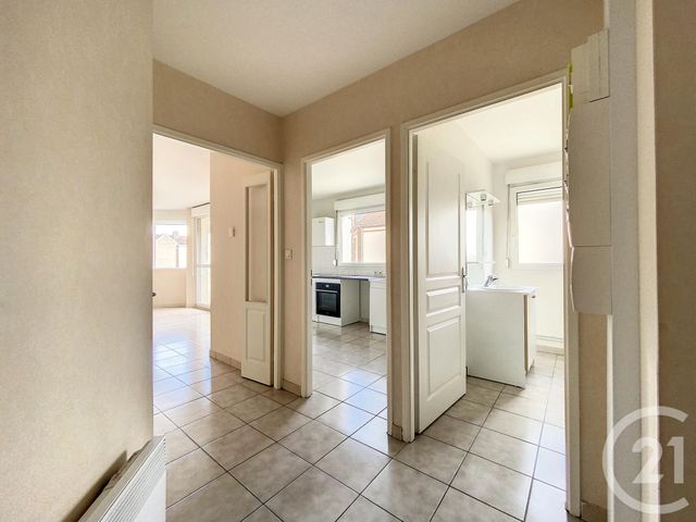 Appartement F3 à louer - 3 pièces - 67.89 m2 - TROYES - 10 - CHAMPAGNE-ARDENNE - Century 21 Lairé Immobilier