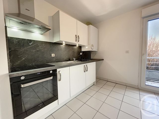 Appartement F4 à louer - 4 pièces - 90.0 m2 - TROYES - 10 - CHAMPAGNE-ARDENNE - Century 21 Lairé Immobilier