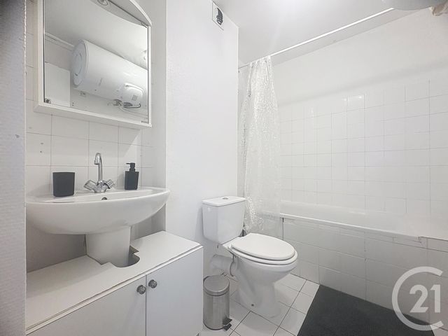 Appartement F1 bis à louer - 2 pièces - 25.18 m2 - TROYES - 10 - CHAMPAGNE-ARDENNE - Century 21 Lairé Immobilier