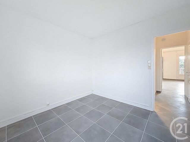 Appartement F4 à louer - 4 pièces - 63.09 m2 - LA CHAPELLE ST LUC - 10 - CHAMPAGNE-ARDENNE - Century 21 Lairé Immobilier