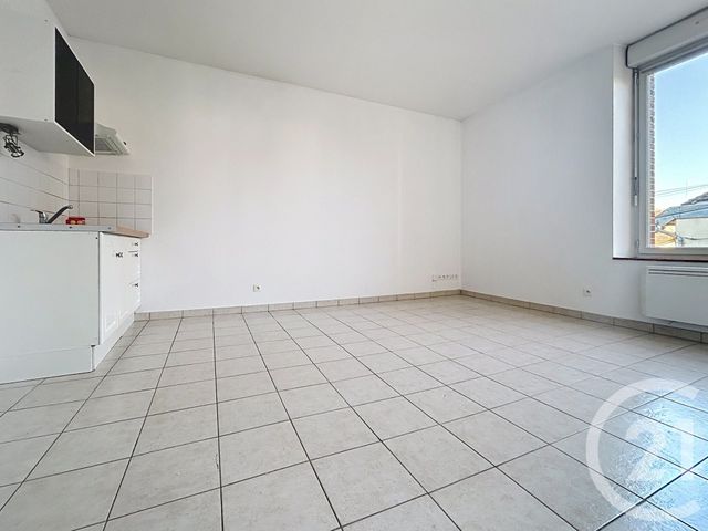Appartement F2 à louer - 2 pièces - 40.75 m2 - STE SAVINE - 10 - CHAMPAGNE-ARDENNE - Century 21 Lairé Immobilier
