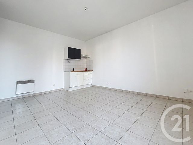 Appartement F2 à louer - 2 pièces - 40.75 m2 - STE SAVINE - 10 - CHAMPAGNE-ARDENNE - Century 21 Lairé Immobilier