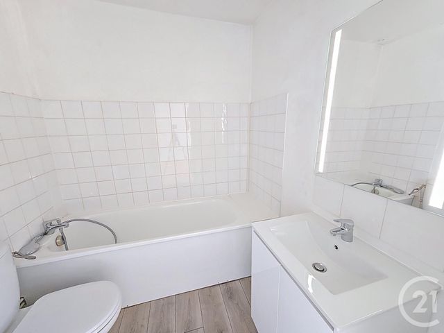 Appartement T2 à louer - 2 pièces - 44.07 m2 - TROYES - 10 - CHAMPAGNE-ARDENNE - Century 21 Lairé Immobilier