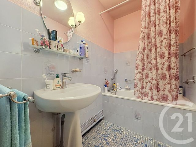 Appartement à vendre - 3 pièces - 66.27 m2 - TROYES - 10 - CHAMPAGNE-ARDENNE - Century 21 Lairé Immobilier