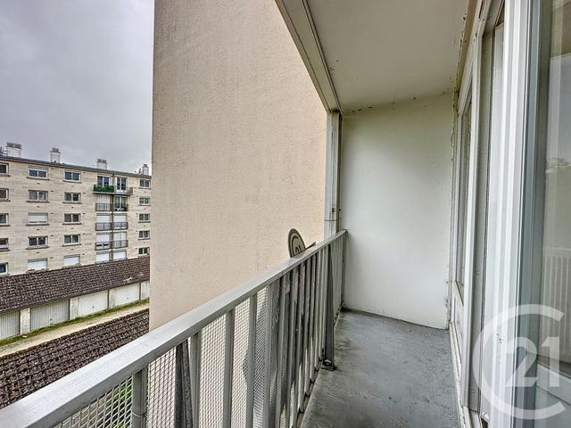 Appartement F1 à louer - 2 pièces - 50.0 m2 - TROYES - 10 - CHAMPAGNE-ARDENNE - Century 21 Lairé Immobilier