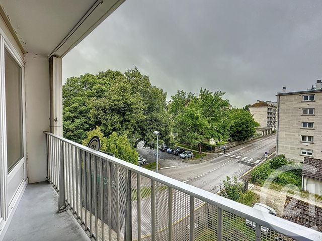 Appartement F1 à louer - 2 pièces - 50.0 m2 - TROYES - 10 - CHAMPAGNE-ARDENNE - Century 21 Lairé Immobilier