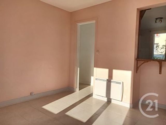 Appartement F2 à louer - 2 pièces - 41.5 m2 - ST ANDRE LES VERGERS - 10 - CHAMPAGNE-ARDENNE - Century 21 Lairé Immobilier