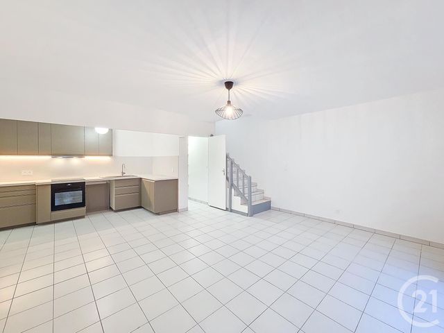 Appartement F4 à louer - 4 pièces - 84.6 m2 - TROYES - 10 - CHAMPAGNE-ARDENNE - Century 21 Lairé Immobilier