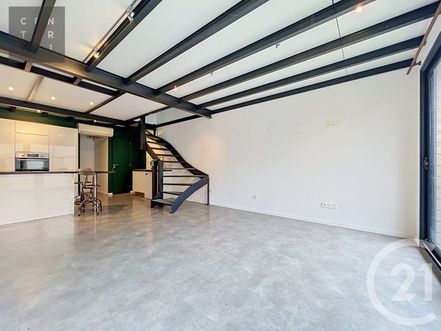 Appartement Loft à vendre - 3 pièces - 64.21 m2 - TROYES - 10 - CHAMPAGNE-ARDENNE - Century 21 Lairé Immobilier