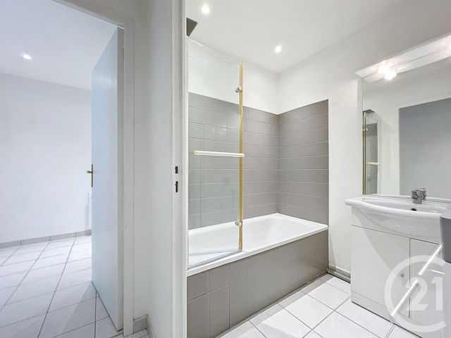 Appartement F2 à louer - 2 pièces - 39.59 m2 - TROYES - 10 - CHAMPAGNE-ARDENNE - Century 21 Lairé Immobilier