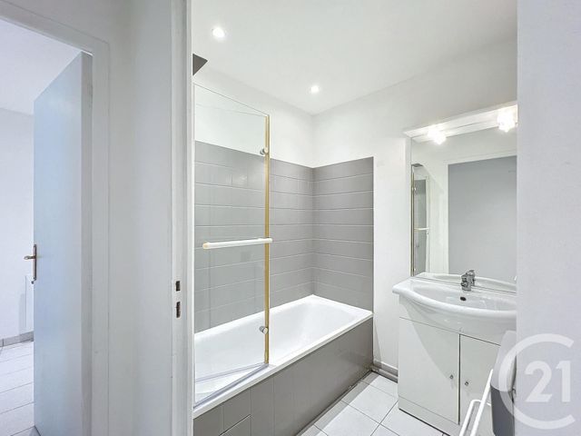 Appartement F2 à louer - 2 pièces - 39.59 m2 - TROYES - 10 - CHAMPAGNE-ARDENNE - Century 21 Lairé Immobilier