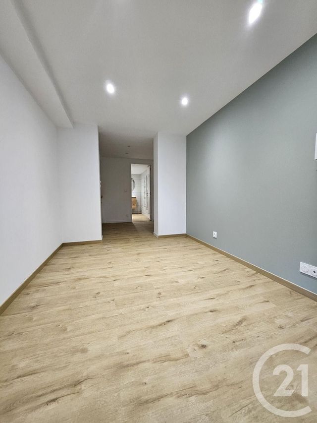 Appartement Studio à louer - 1 pièce - 30.0 m2 - TROYES - 10 - CHAMPAGNE-ARDENNE - Century 21 Lairé Immobilier