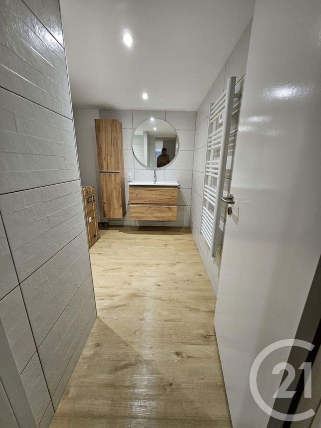 Appartement Studio à louer - 1 pièce - 30.0 m2 - TROYES - 10 - CHAMPAGNE-ARDENNE - Century 21 Lairé Immobilier