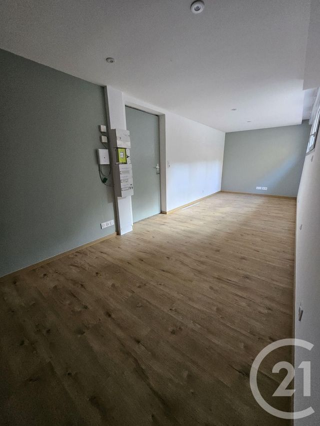 Appartement Studio à louer - 1 pièce - 30.0 m2 - TROYES - 10 - CHAMPAGNE-ARDENNE - Century 21 Lairé Immobilier