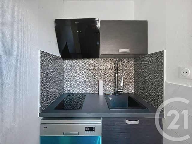 Appartement F2 à louer - 2 pièces - 31.0 m2 - STE SAVINE - 10 - CHAMPAGNE-ARDENNE - Century 21 Lairé Immobilier