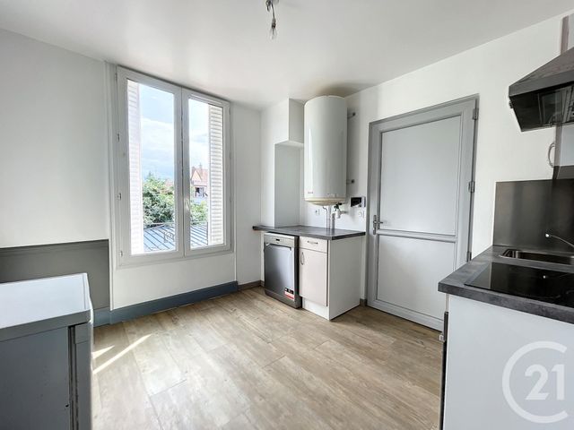Appartement à louer - 3 pièces - 55.0 m2 - TROYES - 10 - CHAMPAGNE-ARDENNE - Century 21 Lairé Immobilier
